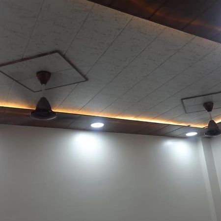 Golden Guest House อุจเจน ภายนอก รูปภาพ