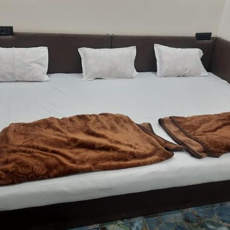 Golden Guest House อุจเจน ภายนอก รูปภาพ